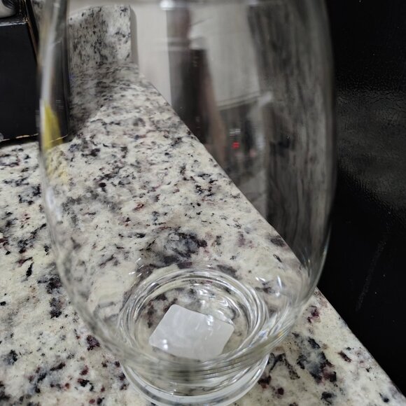 Clear Vase - Picture 5 of 5